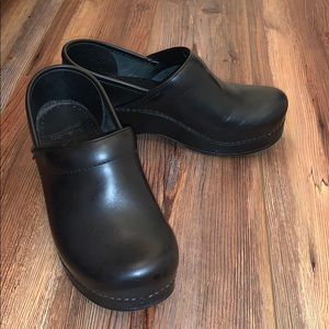 Black Dansko clog, like new size 37